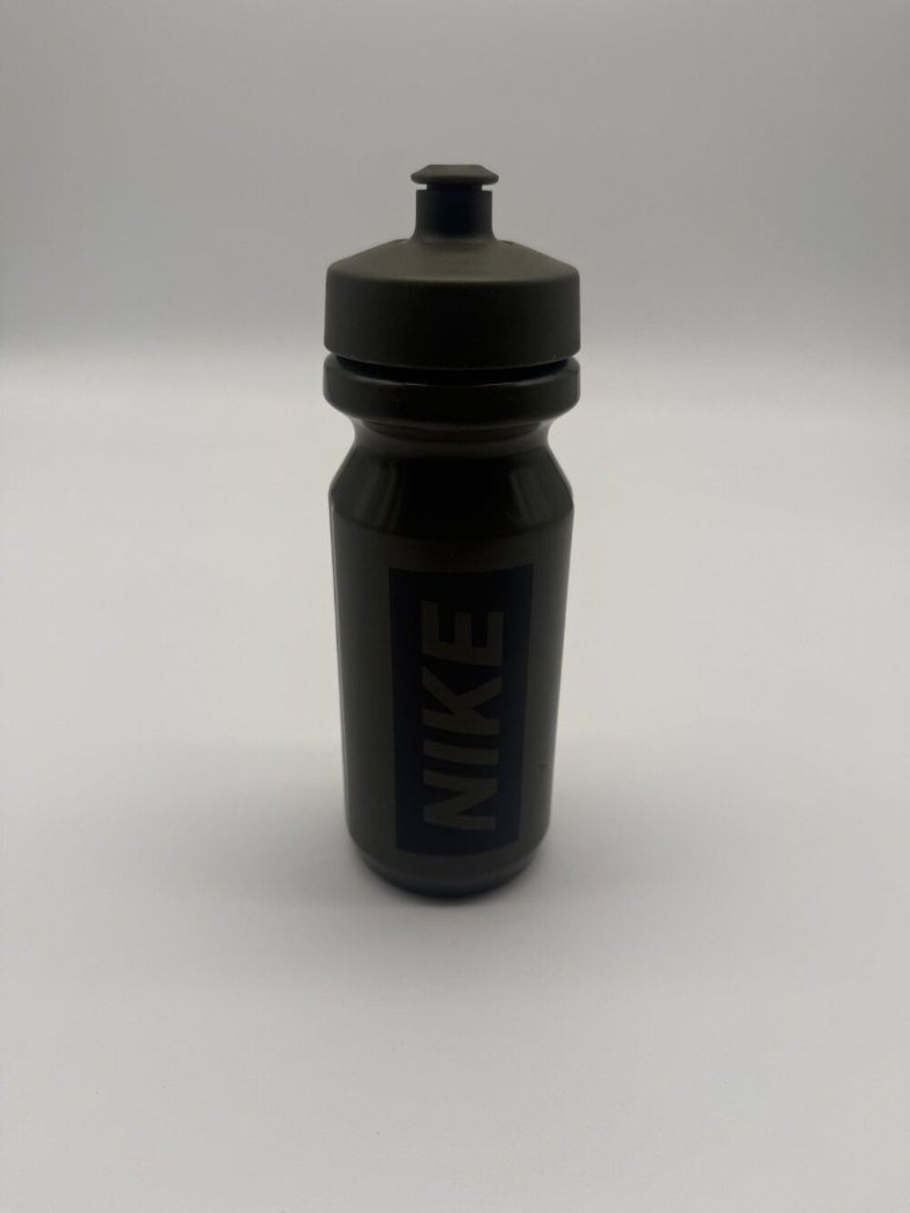 Nike Squeeze Water Bottle 22oz Green BPA Free Plastic Sports Push Cap Logo
